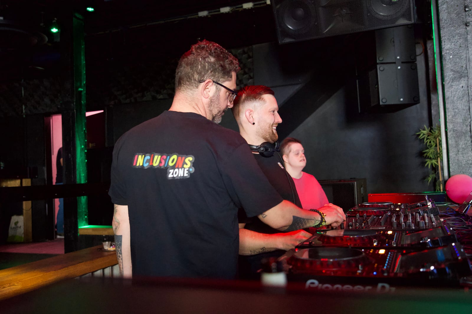 Reto & SandroM an den Decks